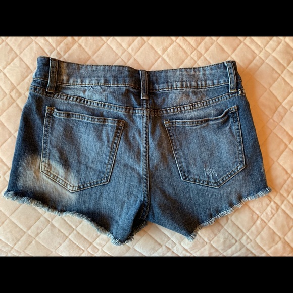 Decree Shorts - Picture 2 of 4